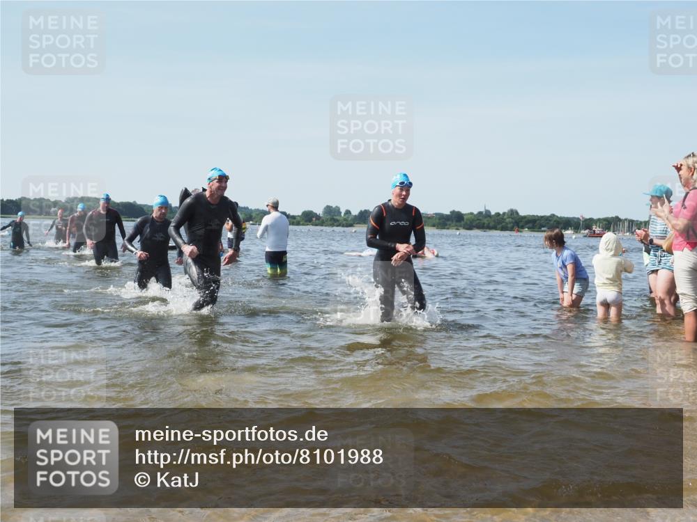 22.06.2025 - Viking Triathlon KatJ http://msf.ph/oto/8101988 22.06.2025 10:34:03 Schwimmen 46, 70, 75, 184, 297, 349, 429, 478, 532, 540, 618, 635 meine-sportfotos.de
