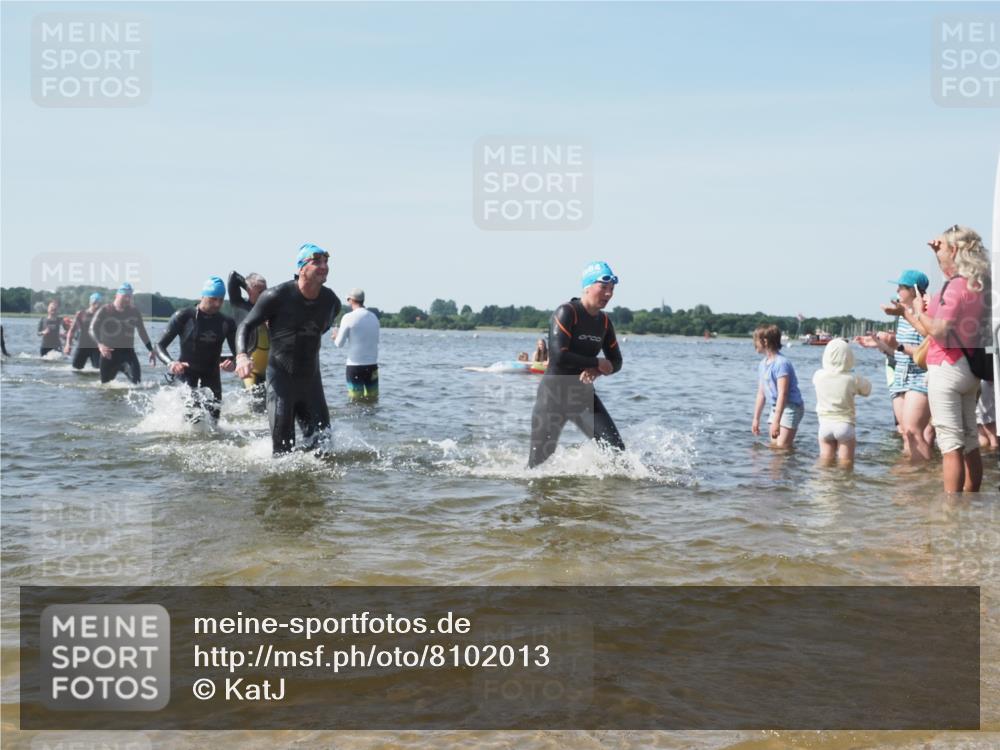 22.06.2025 - Viking Triathlon KatJ http://msf.ph/oto/8102013 22.06.2025 10:34:03 Schwimmen 46, 70, 75, 184, 297, 349, 429, 478, 532, 540, 618, 635 meine-sportfotos.de