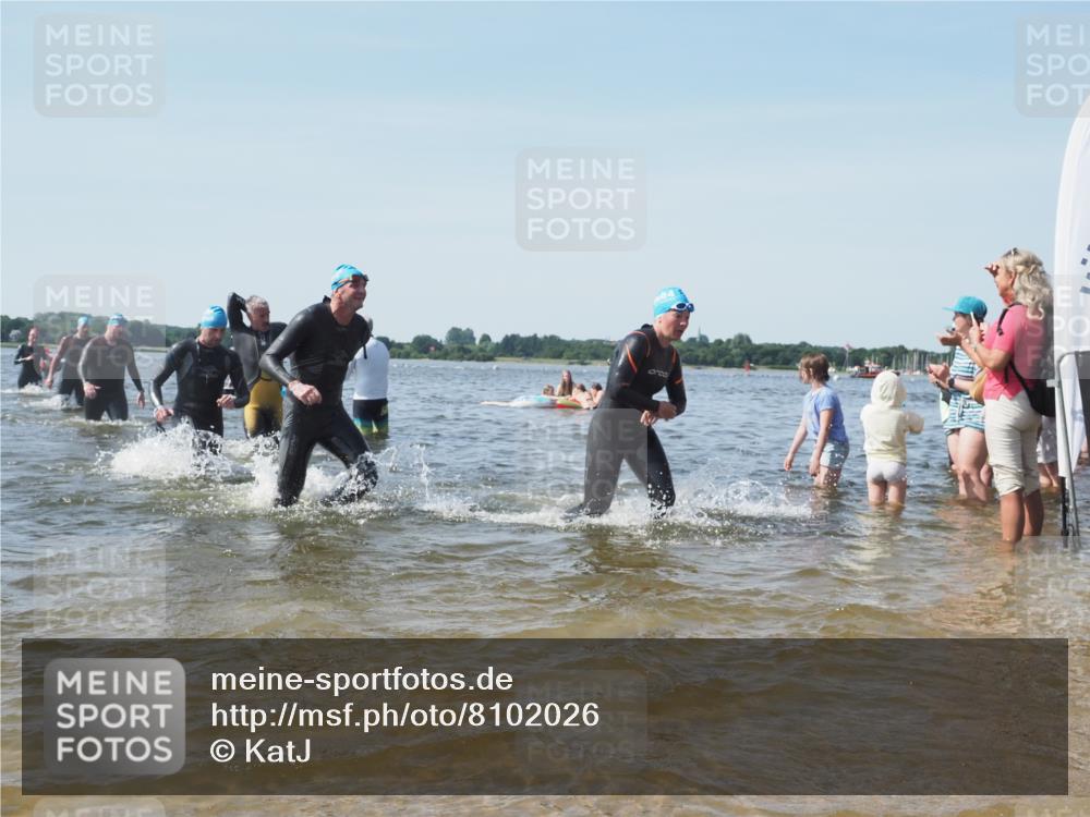22.06.2025 - Viking Triathlon KatJ http://msf.ph/oto/8102026 22.06.2025 10:34:03 Schwimmen 46, 70, 75, 184, 297, 349, 429, 478, 532, 540, 618, 635 meine-sportfotos.de
