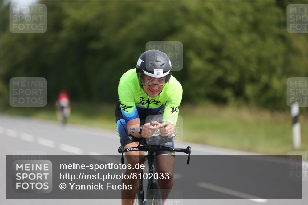 22.06.2025 - Viking Triathlon Yannick Fuchs http://msf.ph/oto/8102033 22.06.2025 11:26:09 Radfahren 15, 29, 234, 272, 298, 403, 556 meine-sportfotos.de