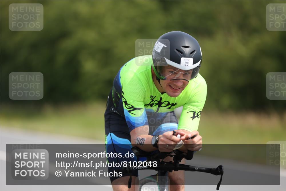 22.06.2025 - Viking Triathlon Yannick Fuchs http://msf.ph/oto/8102048 22.06.2025 11:26:09 Radfahren 15, 29, 234, 272, 298, 403, 556 meine-sportfotos.de