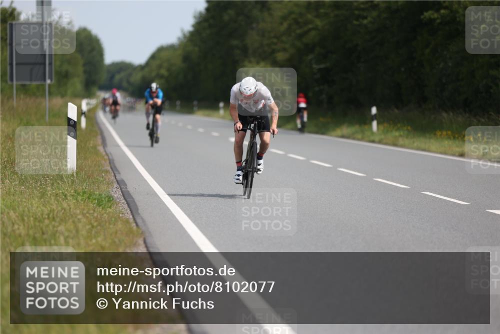 22.06.2025 - Viking Triathlon Yannick Fuchs http://msf.ph/oto/8102077 22.06.2025 11:26:12 Radfahren 15, 29, 234, 272, 298, 403, 556 meine-sportfotos.de