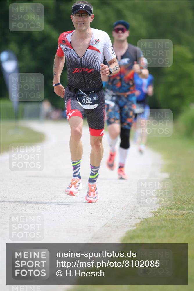 22.06.2025 - Viking Triathlon H.Heesch http://msf.ph/oto/8102085 22.06.2025 12:57:12 Laufen 352, 355 meine-sportfotos.de