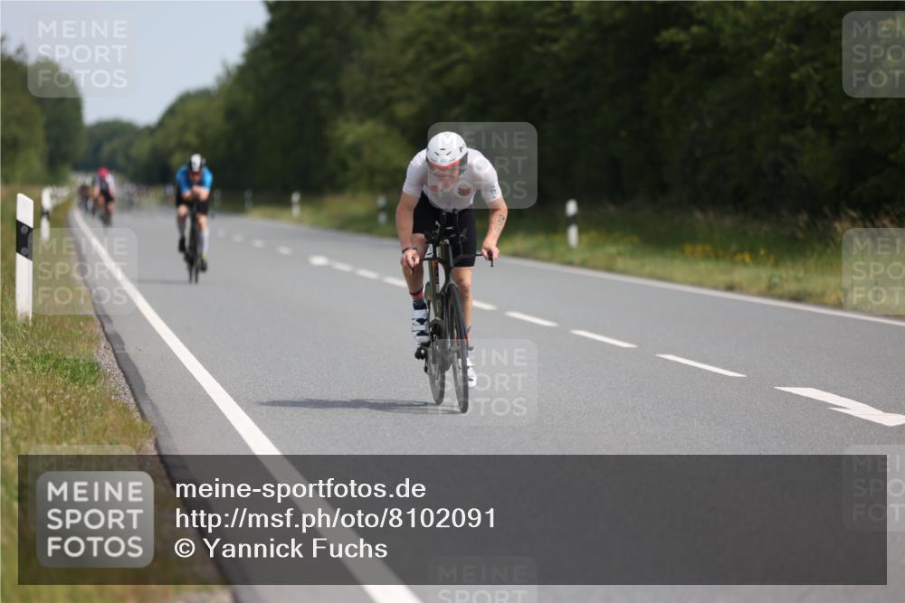 22.06.2025 - Viking Triathlon Yannick Fuchs http://msf.ph/oto/8102091 22.06.2025 11:26:12 Radfahren 15, 29, 234, 272, 298, 403, 556 meine-sportfotos.de