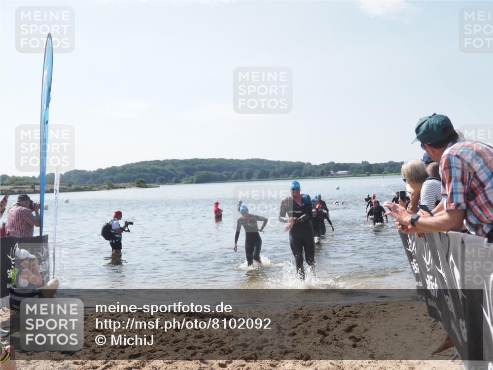 22.06.2025 - Viking Triathlon MichiJ http://msf.ph/oto/8102092 22.06.2025 10:45:54 Schwimmen 95, 217, 342, 360, 372, 425, 468, 615, 621, 633 meine-sportfotos.de