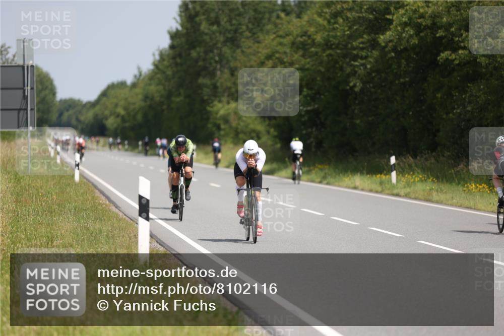 22.06.2025 - Viking Triathlon Yannick Fuchs http://msf.ph/oto/8102116 22.06.2025 12:05:11 Radfahren 37, 50, 155, 197, 202, 205, 364, 418, 474, 507, 525, 550 meine-sportfotos.de