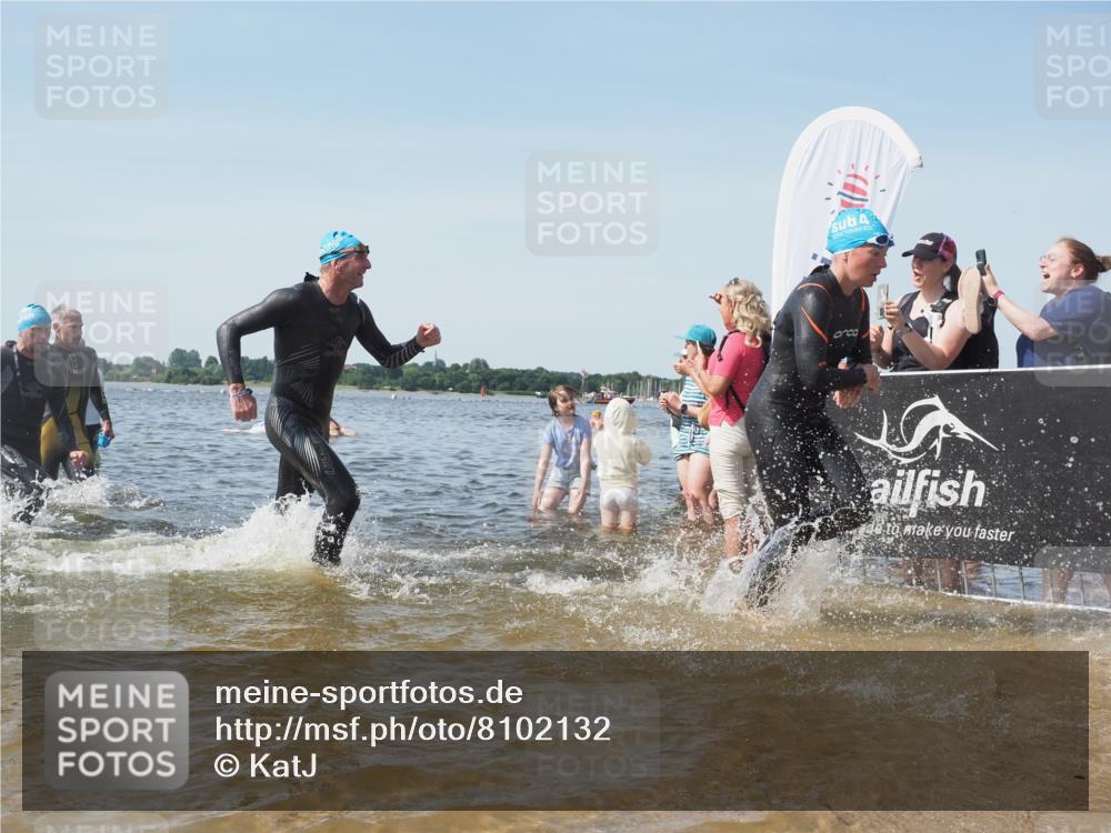 22.06.2025 - Viking Triathlon KatJ http://msf.ph/oto/8102132 22.06.2025 10:34:05 Schwimmen 46, 70, 75, 184, 297, 429, 478, 532, 540, 618, 635 meine-sportfotos.de