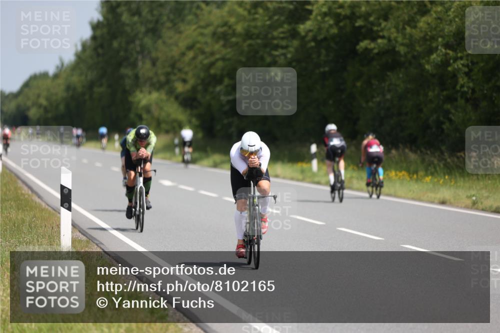 22.06.2025 - Viking Triathlon Yannick Fuchs http://msf.ph/oto/8102165 22.06.2025 12:05:12 Radfahren 37, 50, 155, 197, 202, 205, 364, 418, 474, 507, 525, 550 meine-sportfotos.de