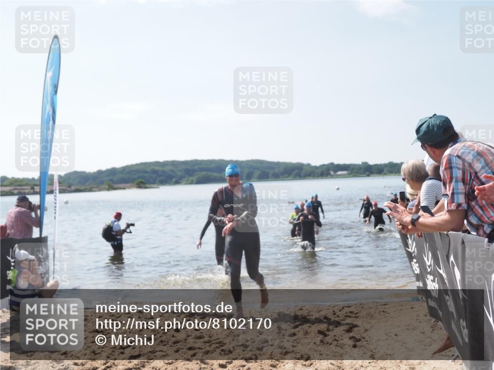 22.06.2025 - Viking Triathlon MichiJ http://msf.ph/oto/8102170 22.06.2025 10:45:55 Schwimmen 95, 217, 342, 360, 372, 425, 468, 615, 621, 633 meine-sportfotos.de
