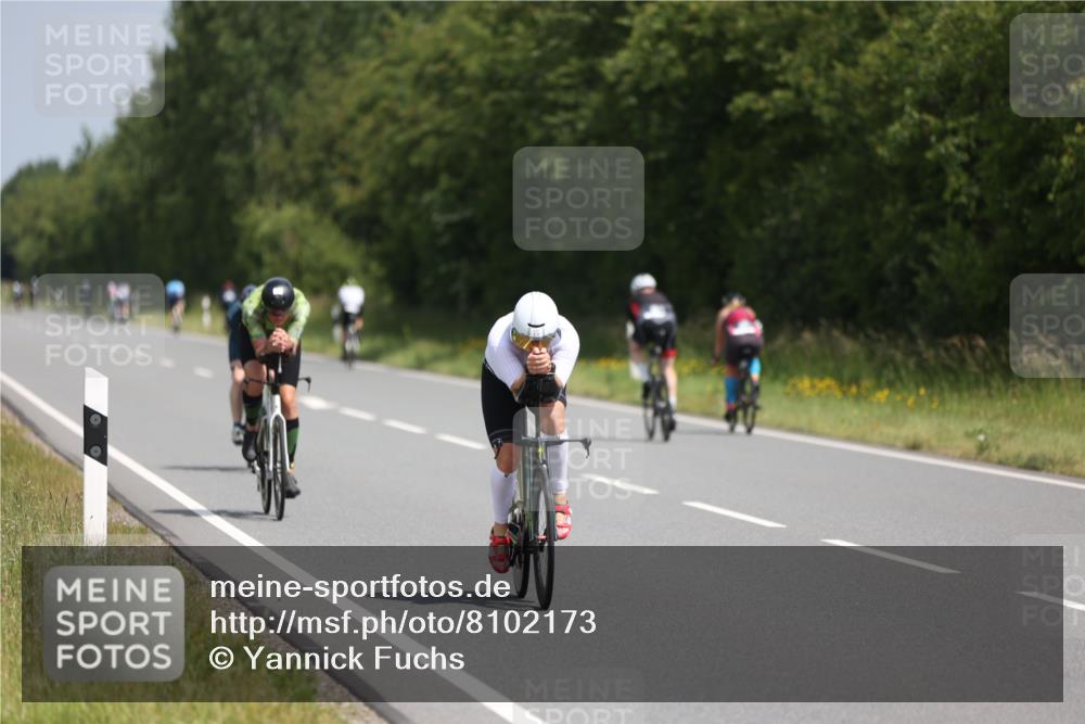 22.06.2025 - Viking Triathlon Yannick Fuchs http://msf.ph/oto/8102173 22.06.2025 12:05:12 Radfahren 37, 50, 155, 197, 202, 205, 364, 418, 474, 507, 525, 550 meine-sportfotos.de