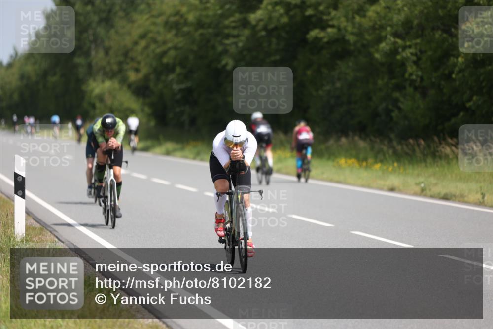 22.06.2025 - Viking Triathlon Yannick Fuchs http://msf.ph/oto/8102182 22.06.2025 12:05:12 Radfahren 37, 50, 155, 197, 202, 205, 364, 418, 474, 507, 525, 550 meine-sportfotos.de