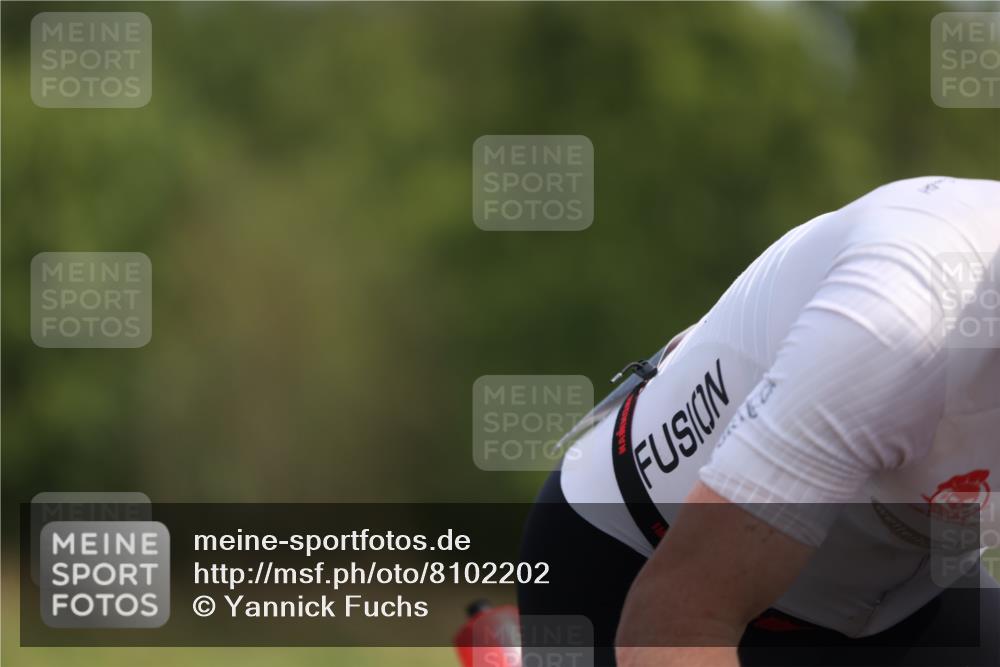22.06.2025 - Viking Triathlon Yannick Fuchs http://msf.ph/oto/8102202 22.06.2025 11:26:15 Radfahren 15, 234, 272, 298, 556 meine-sportfotos.de