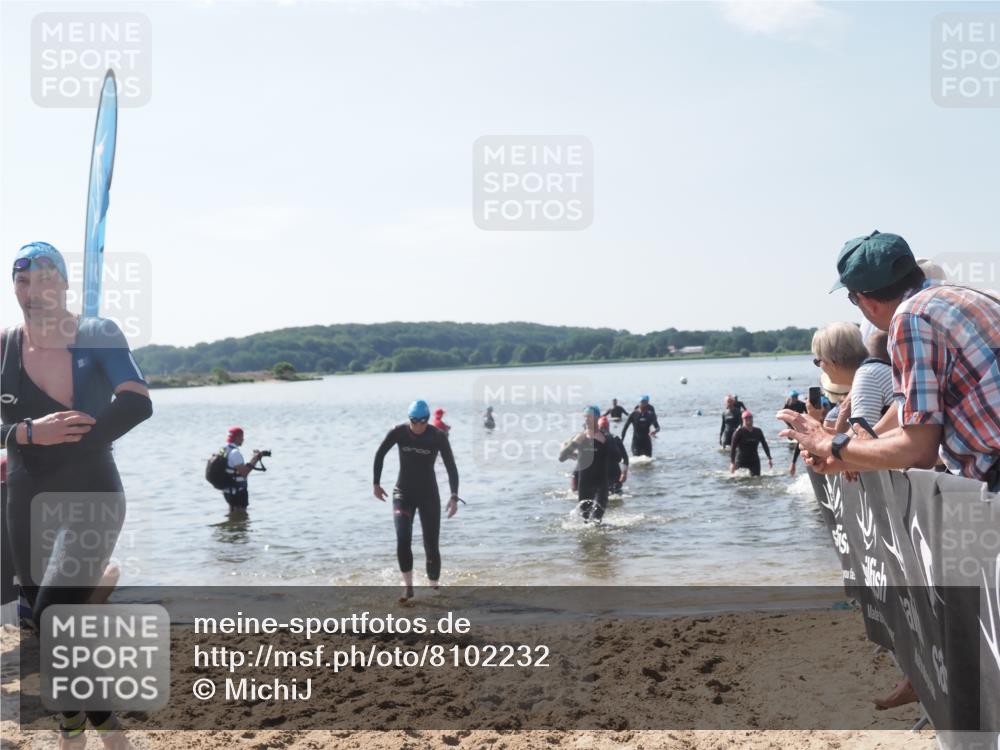 22.06.2025 - Viking Triathlon MichiJ http://msf.ph/oto/8102232 22.06.2025 10:45:57 Schwimmen 95, 217, 342, 360, 372, 425, 468, 525, 615, 621, 633 meine-sportfotos.de