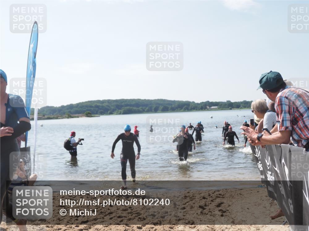 22.06.2025 - Viking Triathlon MichiJ http://msf.ph/oto/8102240 22.06.2025 10:45:57 Schwimmen 95, 217, 342, 360, 372, 425, 468, 525, 615, 621, 633 meine-sportfotos.de