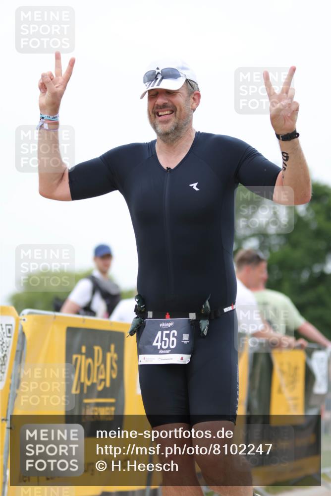 22.06.2025 - Viking Triathlon H.Heesch http://msf.ph/oto/8102247 22.06.2025 15:46:25 Laufen 335, 456 meine-sportfotos.de