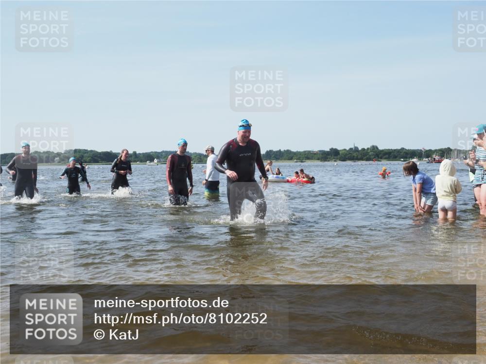22.06.2025 - Viking Triathlon KatJ http://msf.ph/oto/8102252 22.06.2025 10:34:09 Schwimmen 46, 70, 294, 297, 429, 478, 527, 532, 540, 618, 635 meine-sportfotos.de