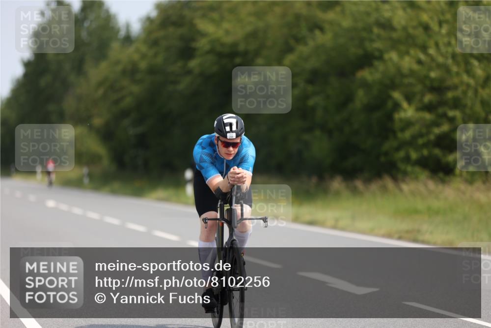 22.06.2025 - Viking Triathlon Yannick Fuchs http://msf.ph/oto/8102256 22.06.2025 11:26:17 Radfahren 15, 234, 236, 272, 298, 556 meine-sportfotos.de