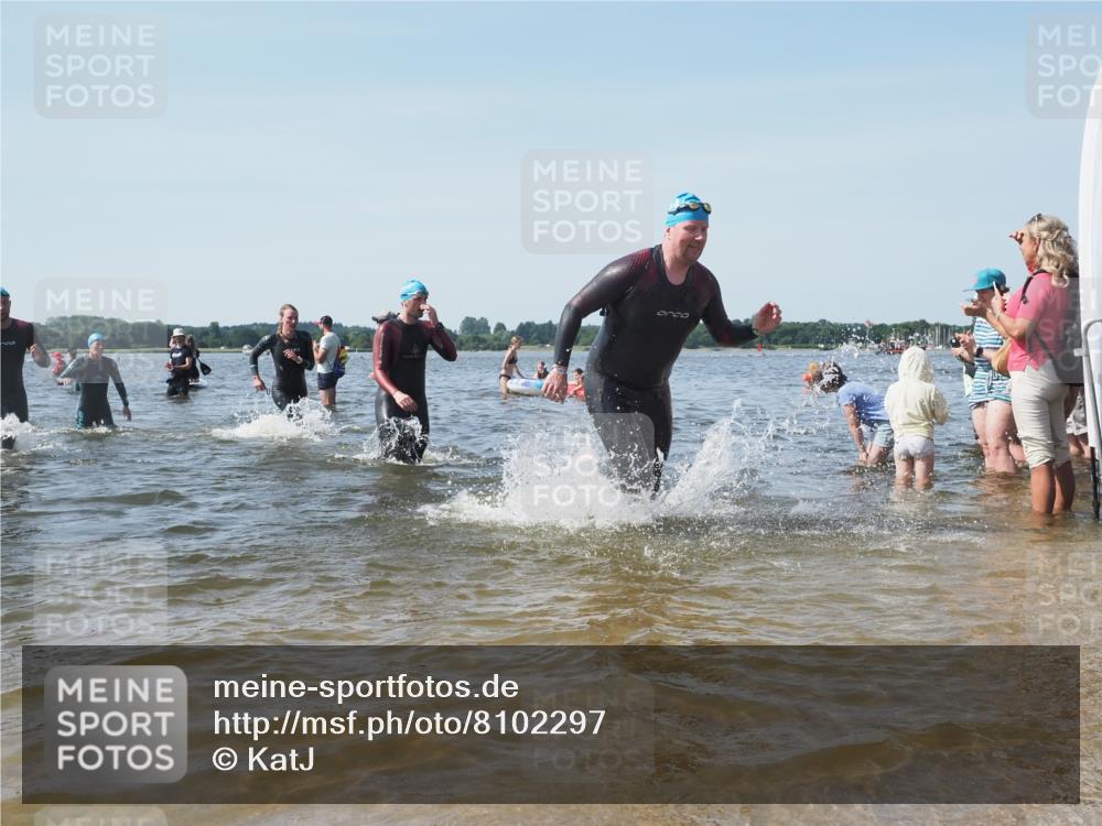 22.06.2025 - Viking Triathlon KatJ http://msf.ph/oto/8102297 22.06.2025 10:34:11 Schwimmen 46, 70, 294, 297, 429, 478, 527, 532, 618, 635 meine-sportfotos.de