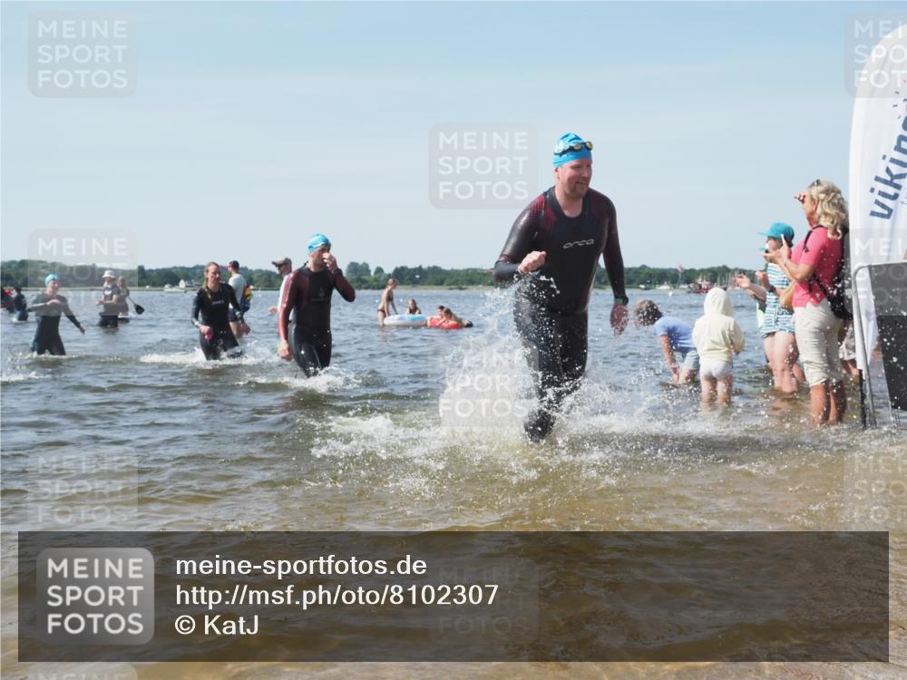 22.06.2025 - Viking Triathlon KatJ http://msf.ph/oto/8102307 22.06.2025 10:34:11 Schwimmen 46, 70, 294, 297, 429, 478, 527, 532, 618, 635 meine-sportfotos.de