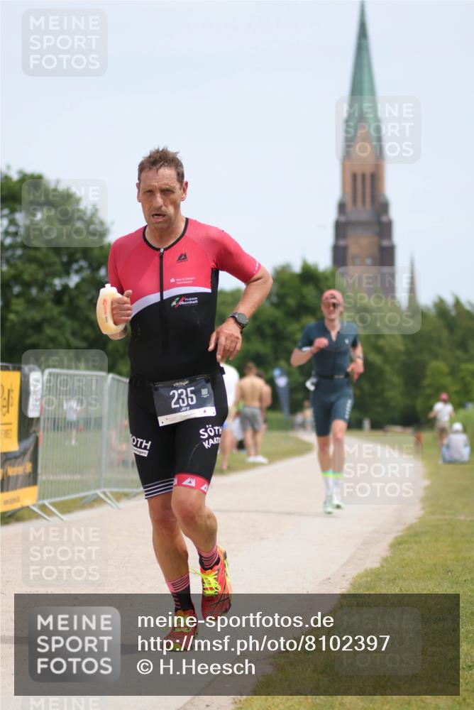 22.06.2025 - Viking Triathlon H.Heesch http://msf.ph/oto/8102397 22.06.2025 13:19:34 Laufen 185, 235 meine-sportfotos.de