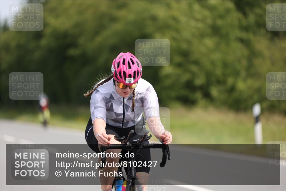 22.06.2025 - Viking Triathlon Yannick Fuchs http://msf.ph/oto/8102427 22.06.2025 11:26:27 Radfahren 61, 236, 659 meine-sportfotos.de