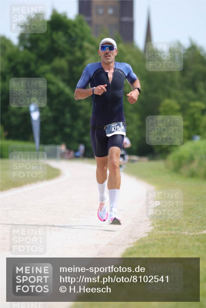 22.06.2025 - Viking Triathlon H.Heesch http://msf.ph/oto/8102541 22.06.2025 12:57:30 Laufen 478 meine-sportfotos.de