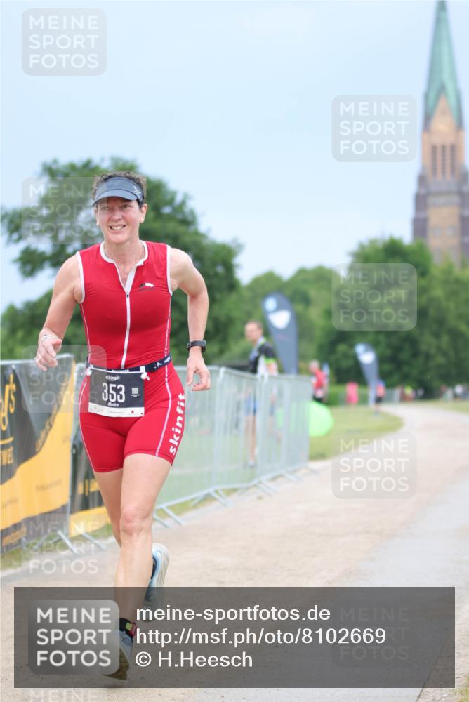 22.06.2025 - Viking Triathlon H.Heesch http://msf.ph/oto/8102669 22.06.2025 16:50:40 Laufen 213, 353 meine-sportfotos.de
