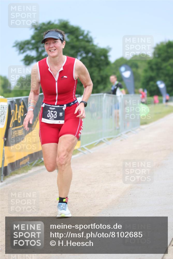 22.06.2025 - Viking Triathlon H.Heesch http://msf.ph/oto/8102685 22.06.2025 16:50:40 Laufen 213, 353 meine-sportfotos.de