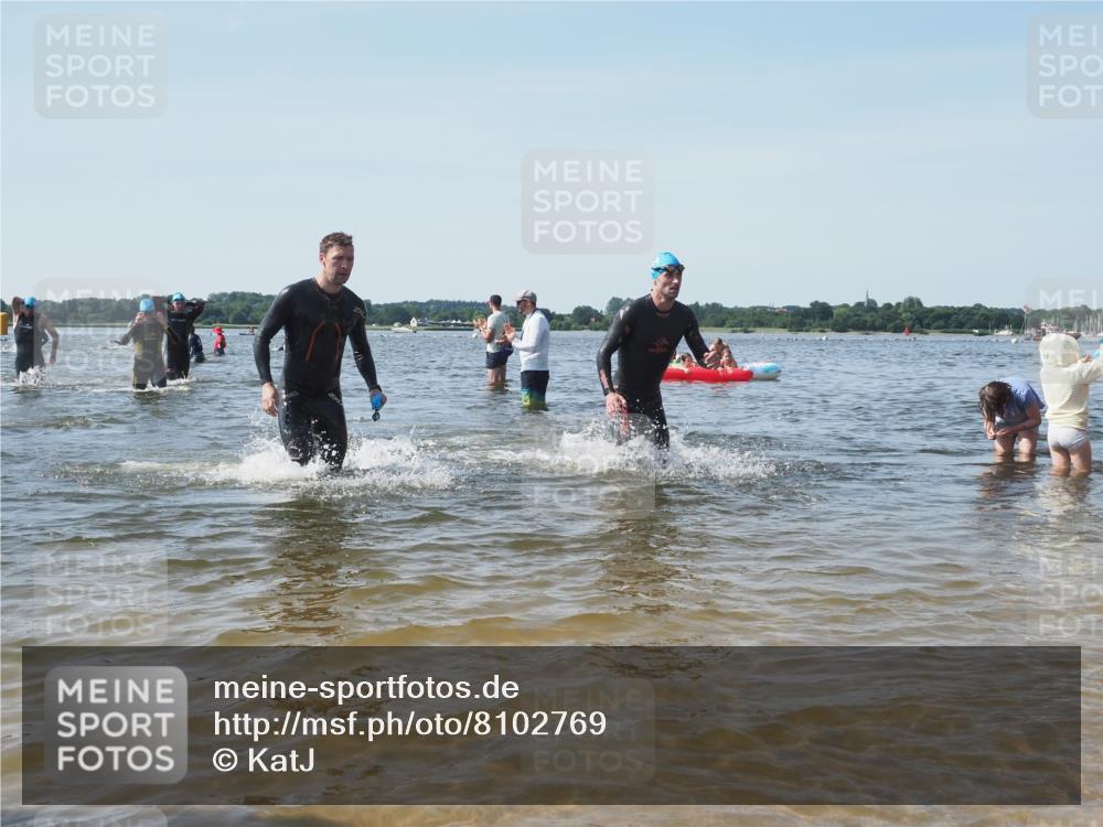 22.06.2025 - Viking Triathlon KatJ http://msf.ph/oto/8102769 22.06.2025 10:34:25 Schwimmen 294, 306, 366, 430, 486, 520, 527, 546 meine-sportfotos.de
