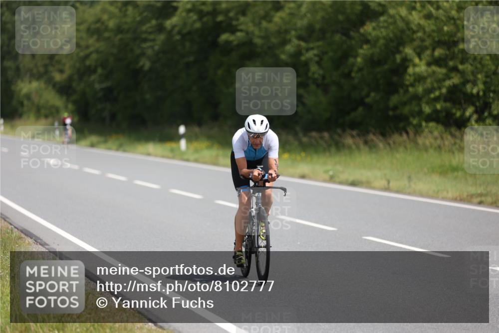 22.06.2025 - Viking Triathlon Yannick Fuchs http://msf.ph/oto/8102777 22.06.2025 12:05:40 Radfahren 47, 102, 145, 158, 176, 183, 368, 485, 543, 637, 652 meine-sportfotos.de