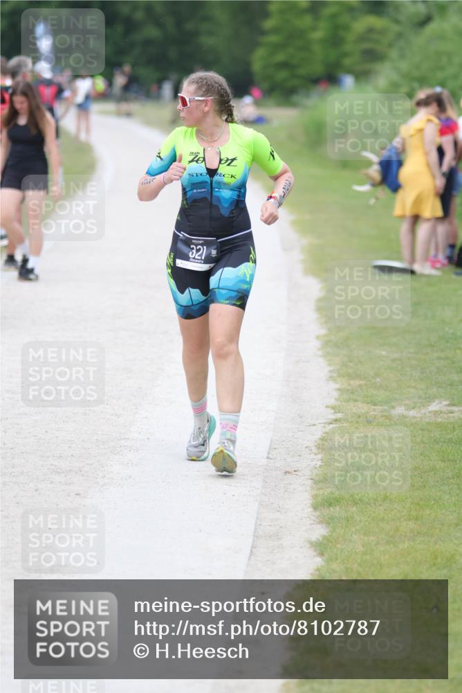 22.06.2025 - Viking Triathlon H.Heesch http://msf.ph/oto/8102787 22.06.2025 15:48:24 Laufen 321 meine-sportfotos.de