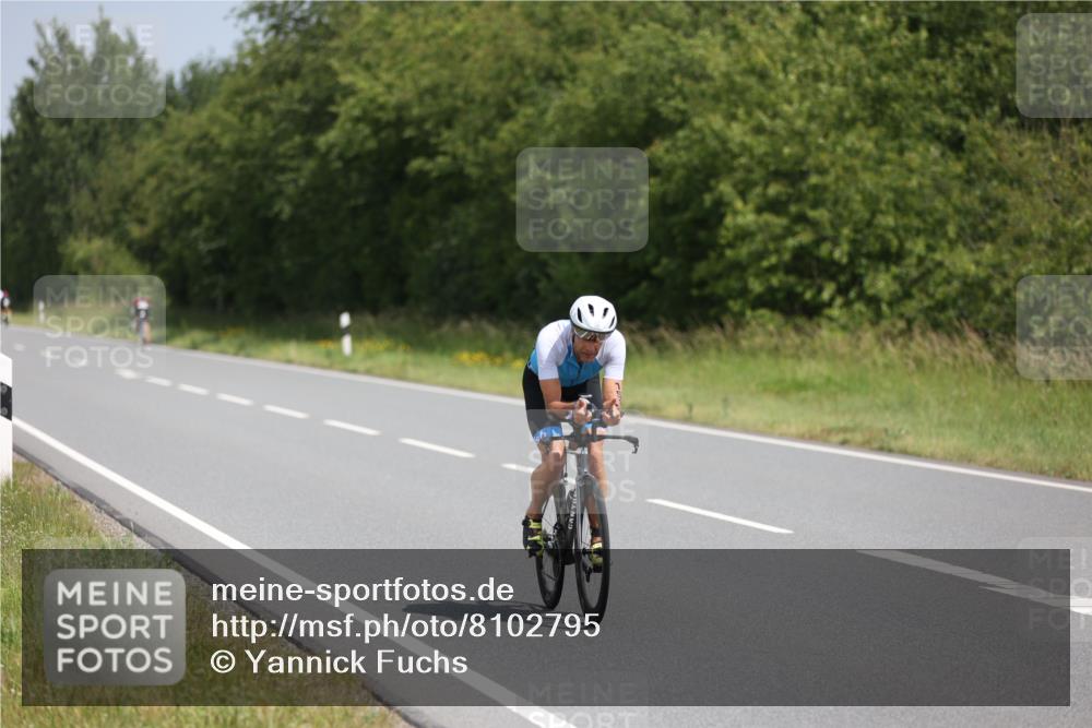 22.06.2025 - Viking Triathlon Yannick Fuchs http://msf.ph/oto/8102795 22.06.2025 12:05:40 Radfahren 47, 102, 145, 158, 176, 183, 368, 485, 543, 637, 652 meine-sportfotos.de