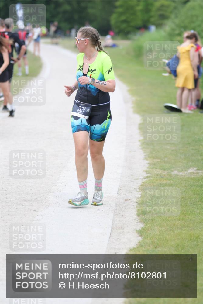22.06.2025 - Viking Triathlon H.Heesch http://msf.ph/oto/8102801 22.06.2025 15:48:24 Laufen 321 meine-sportfotos.de