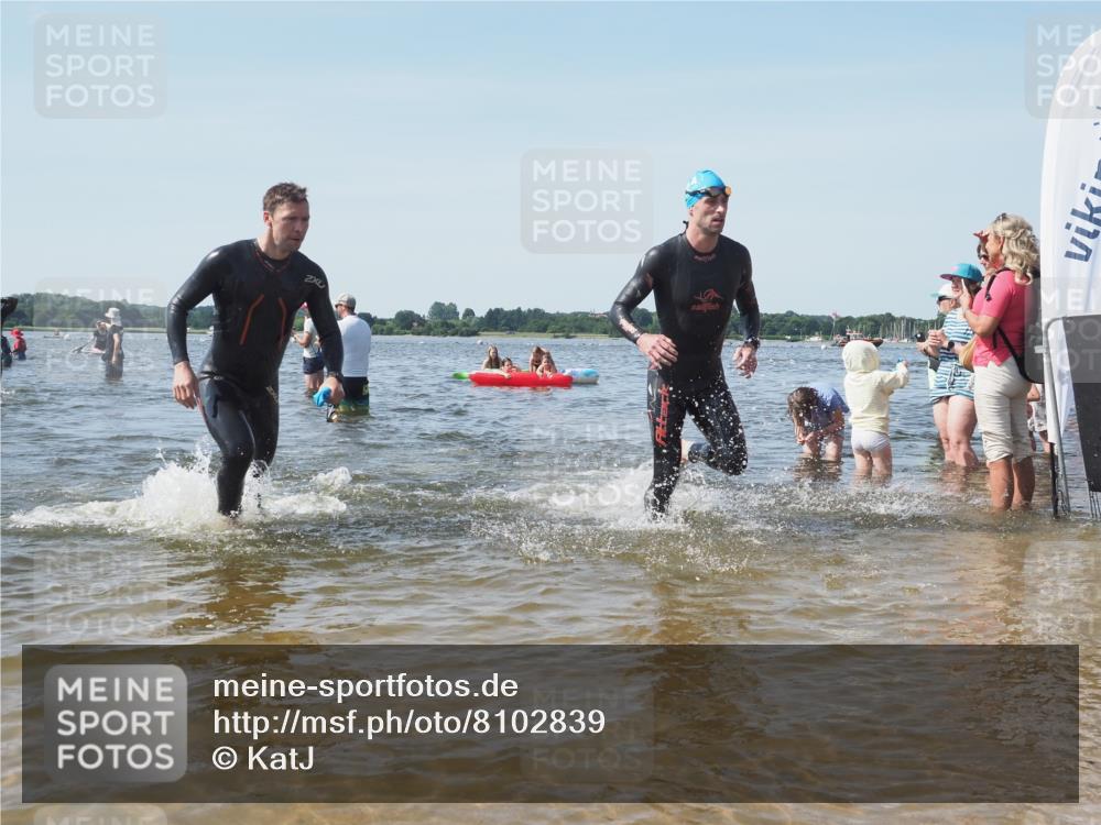 22.06.2025 - Viking Triathlon KatJ http://msf.ph/oto/8102839 22.06.2025 10:34:26 Schwimmen 294, 306, 366, 430, 486, 520, 527, 546 meine-sportfotos.de