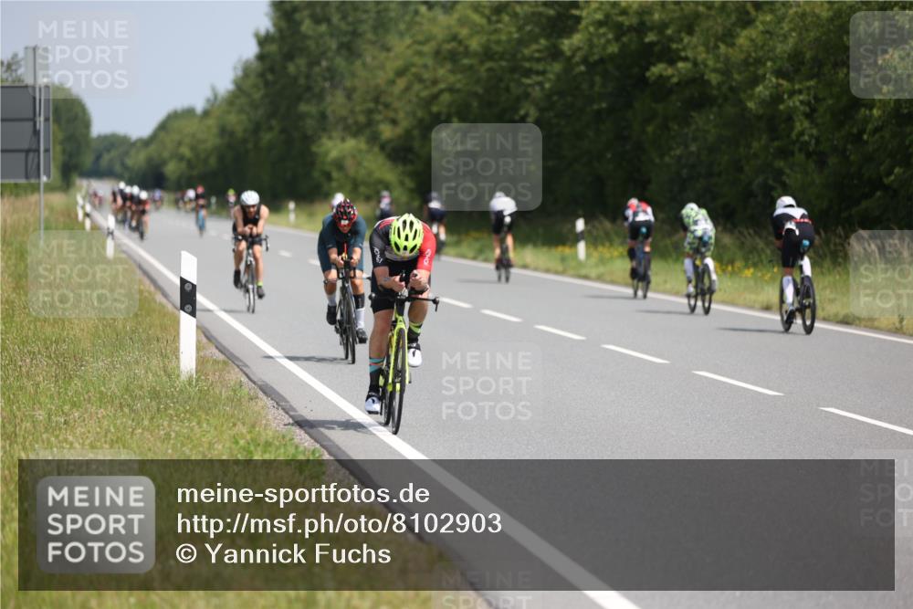 22.06.2025 - Viking Triathlon Yannick Fuchs http://msf.ph/oto/8102903 22.06.2025 12:05:51 Radfahren 20, 265, 387, 425, 543, 637 meine-sportfotos.de
