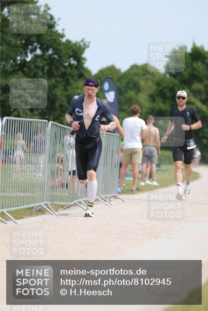 22.06.2025 - Viking Triathlon H.Heesch http://msf.ph/oto/8102945 22.06.2025 13:20:51 Laufen 46, 266, 526, 603, 604 meine-sportfotos.de