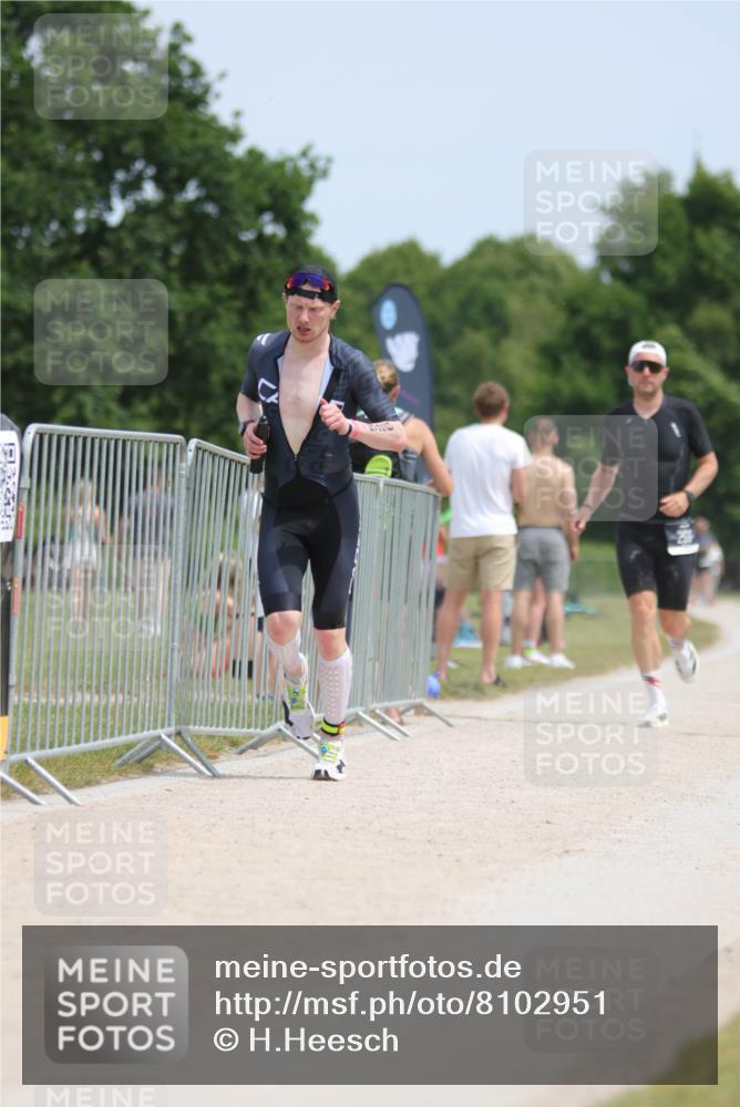 22.06.2025 - Viking Triathlon H.Heesch http://msf.ph/oto/8102951 22.06.2025 13:20:51 Laufen 46, 266, 526, 603, 604 meine-sportfotos.de