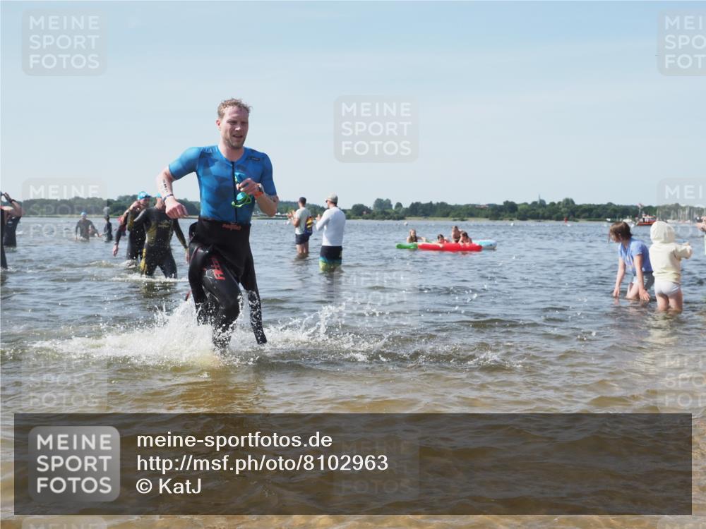 22.06.2025 - Viking Triathlon KatJ http://msf.ph/oto/8102963 22.06.2025 10:34:30 Schwimmen 247, 294, 306, 341, 366, 430, 486, 520, 546 meine-sportfotos.de