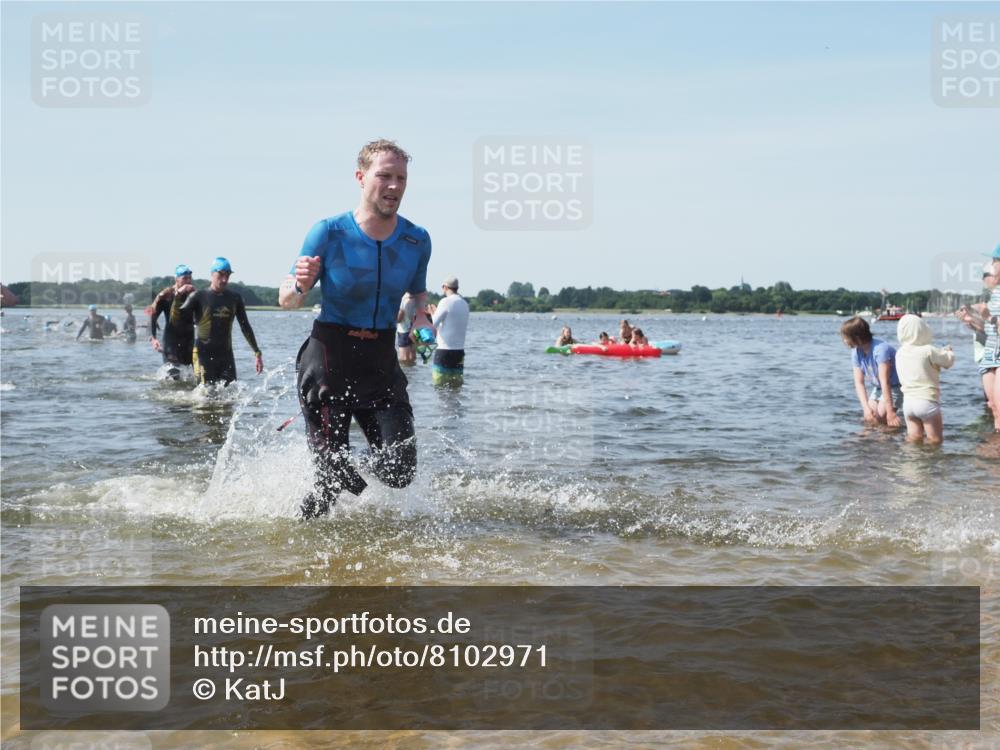 22.06.2025 - Viking Triathlon KatJ http://msf.ph/oto/8102971 22.06.2025 10:34:30 Schwimmen 247, 294, 306, 341, 366, 430, 486, 520, 546 meine-sportfotos.de