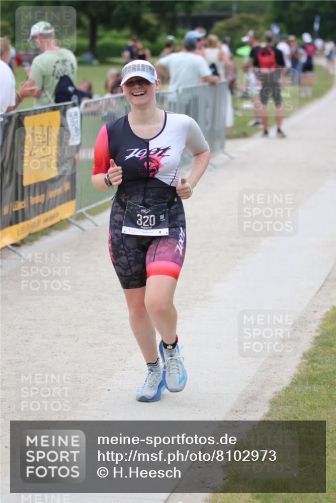 22.06.2025 - Viking Triathlon H.Heesch http://msf.ph/oto/8102973 22.06.2025 15:50:16 Laufen 249, 320 meine-sportfotos.de