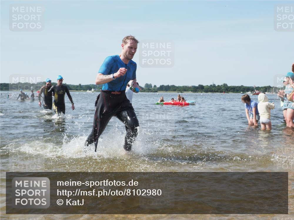 22.06.2025 - Viking Triathlon KatJ http://msf.ph/oto/8102980 22.06.2025 10:34:30 Schwimmen 247, 294, 306, 341, 366, 430, 486, 520, 546 meine-sportfotos.de