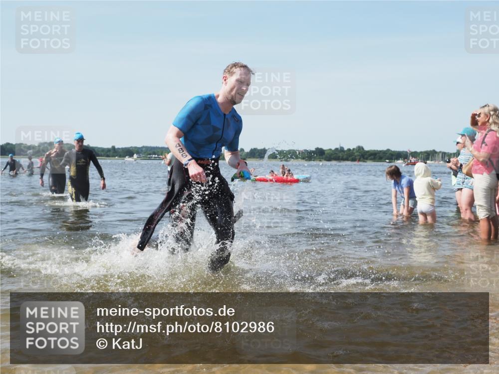 22.06.2025 - Viking Triathlon KatJ http://msf.ph/oto/8102986 22.06.2025 10:34:30 Schwimmen 247, 294, 306, 341, 366, 430, 486, 520, 546 meine-sportfotos.de