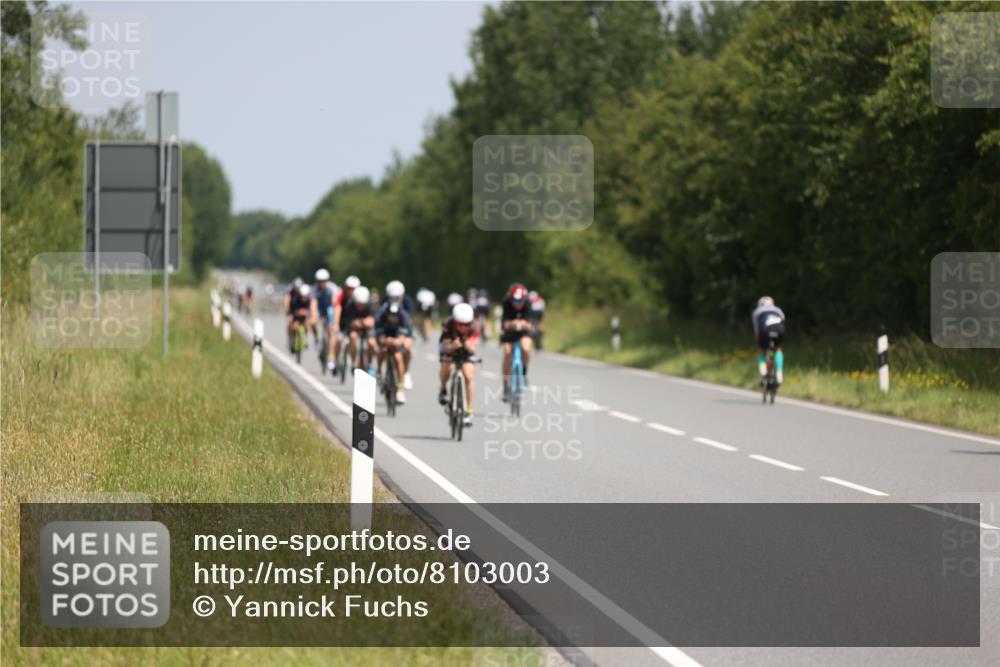 22.06.2025 - Viking Triathlon Yannick Fuchs http://msf.ph/oto/8103003 22.06.2025 12:05:58 Radfahren 20, 70, 88, 134, 177, 265, 300, 304, 447, 456 meine-sportfotos.de