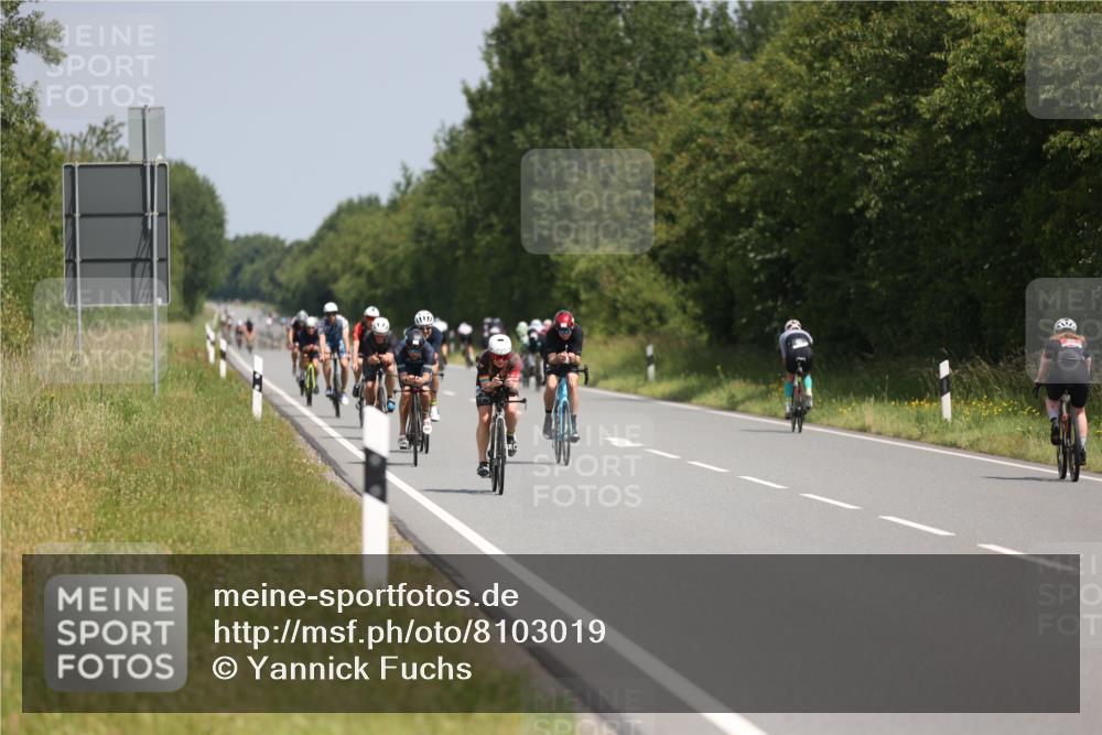 22.06.2025 - Viking Triathlon Yannick Fuchs http://msf.ph/oto/8103019 22.06.2025 12:05:58 Radfahren 20, 70, 88, 134, 177, 265, 300, 304, 447, 456 meine-sportfotos.de