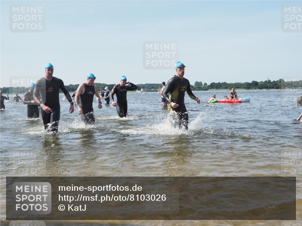 22.06.2025 - Viking Triathlon KatJ http://msf.ph/oto/8103026 22.06.2025 10:34:33 Schwimmen 114, 247, 284, 306, 323, 341, 366, 430, 486, 520, 546, 550 meine-sportfotos.de