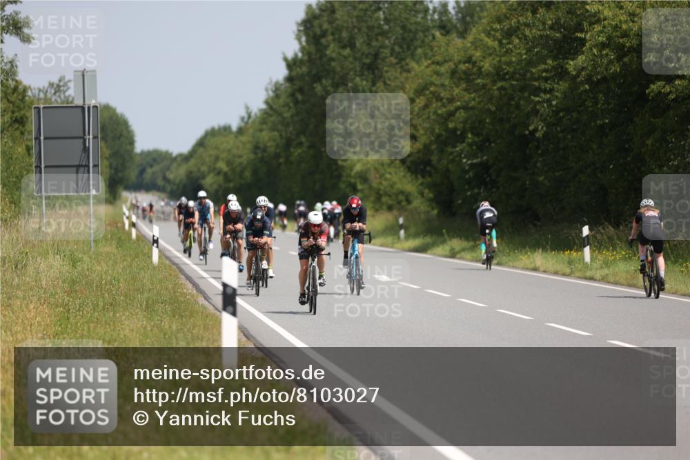 22.06.2025 - Viking Triathlon Yannick Fuchs http://msf.ph/oto/8103027 22.06.2025 12:05:58 Radfahren 20, 70, 88, 134, 177, 265, 300, 304, 447, 456 meine-sportfotos.de