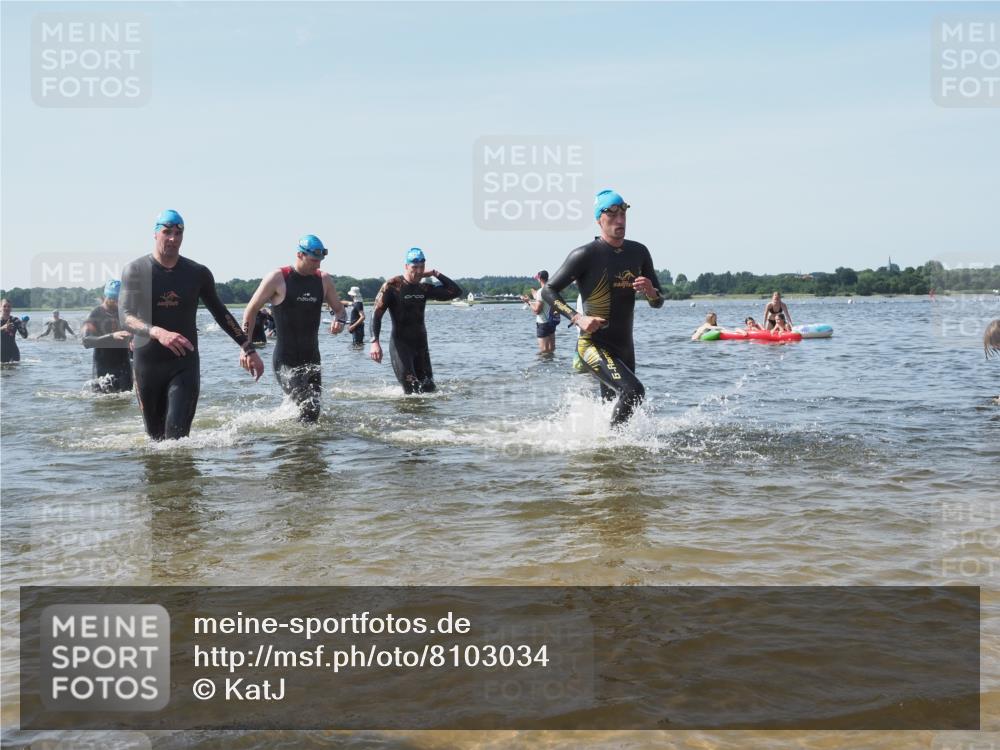 22.06.2025 - Viking Triathlon KatJ http://msf.ph/oto/8103034 22.06.2025 10:34:33 Schwimmen 114, 247, 284, 306, 323, 341, 366, 430, 486, 520, 546, 550 meine-sportfotos.de