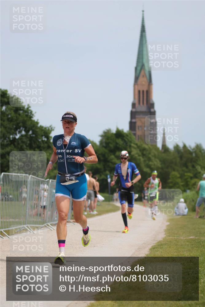 22.06.2025 - Viking Triathlon H.Heesch http://msf.ph/oto/8103035 22.06.2025 13:21:04 Laufen 17, 248, 286, 334, 389 meine-sportfotos.de