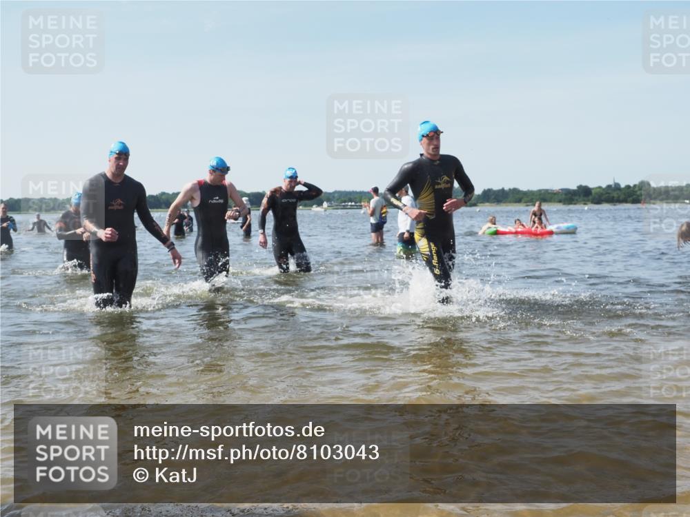 22.06.2025 - Viking Triathlon KatJ http://msf.ph/oto/8103043 22.06.2025 10:34:33 Schwimmen 114, 247, 284, 306, 323, 341, 366, 430, 486, 520, 546, 550 meine-sportfotos.de
