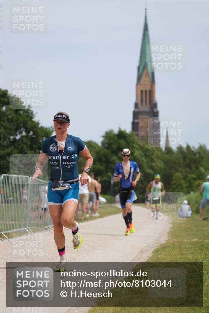 22.06.2025 - Viking Triathlon H.Heesch http://msf.ph/oto/8103044 22.06.2025 13:21:04 Laufen 17, 248, 286, 334, 389 meine-sportfotos.de